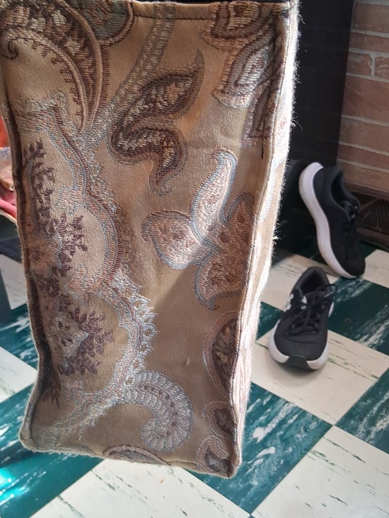 Paisley Jacquard Tote with Wooden Handles - Picture 7 of 11